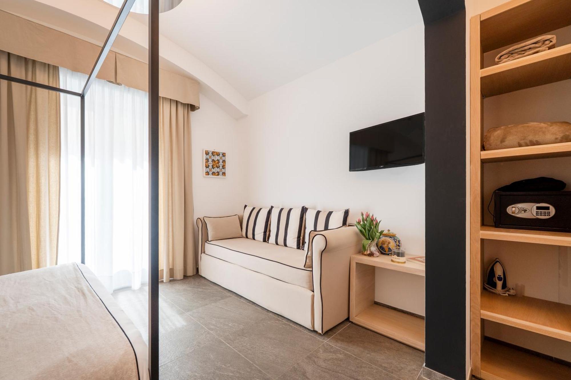 Aparthotel La Dimora Di Cornelia Sorrent Exterior foto